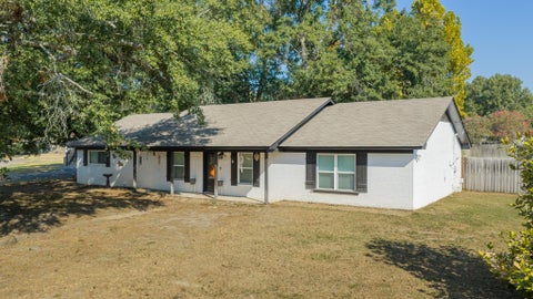 Homes For Sale - 101 Woodland Trail<br/> Gladewater, TX 75647