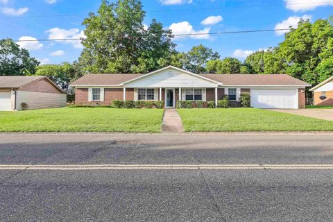 Homes For Sale - 104 Cheryl Street<br/> Longview, TX 75604