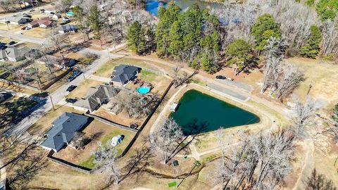 Homes For Sale - 812 Fleetwood Dr<br/> Gregg County, White Oak, TX 75693