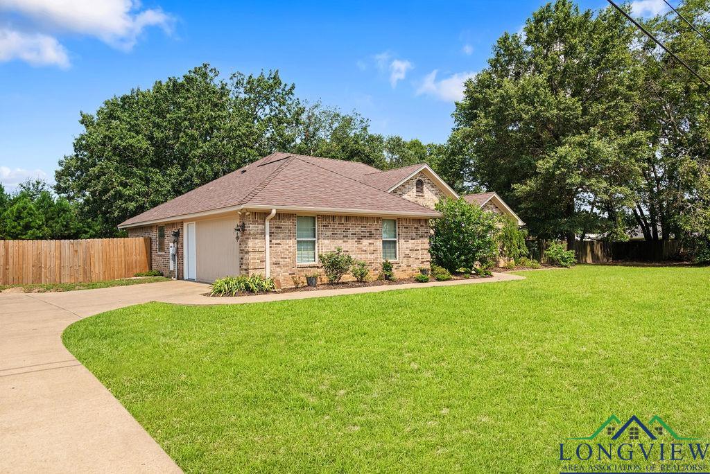 17211 Cory Ray Ln, Lindale, Texas image 2