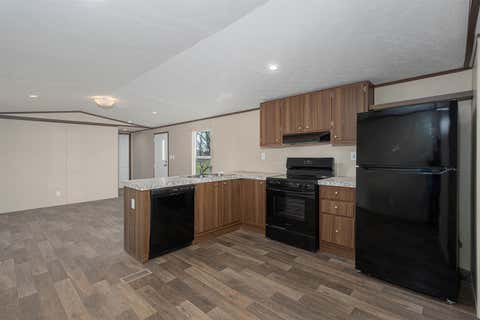 Mobile Home For Sale - 884 County Road 2950<br/> Wood County, Alba, TX 75410