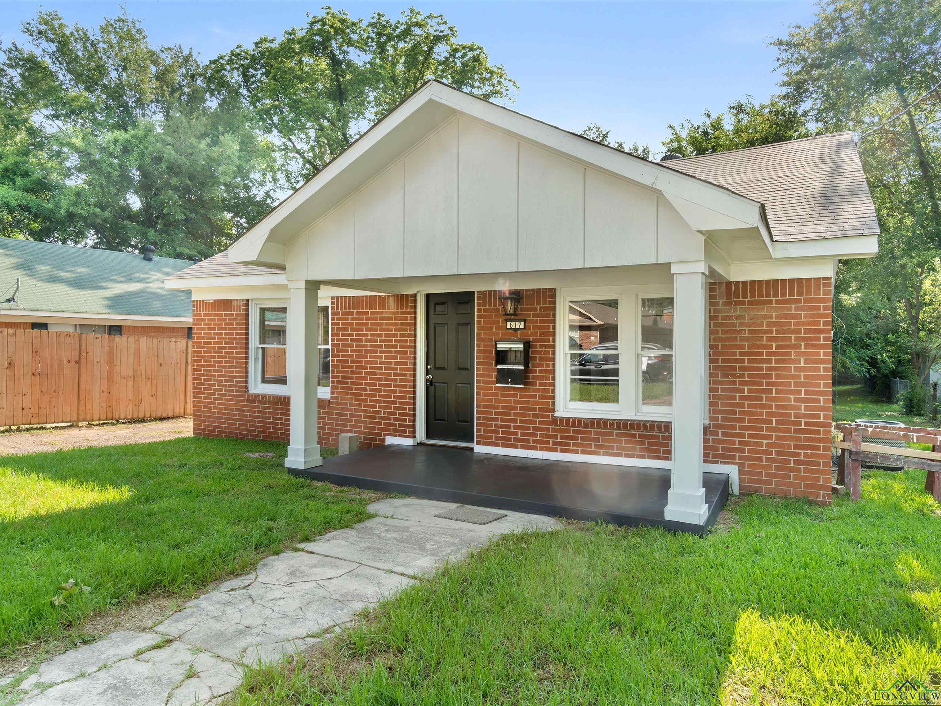 617 N Trinity St, Gilmer, Texas image 3