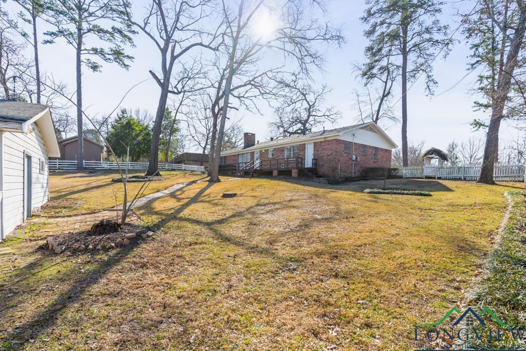 1615 Frost Street, Gilmer, Texas image 29