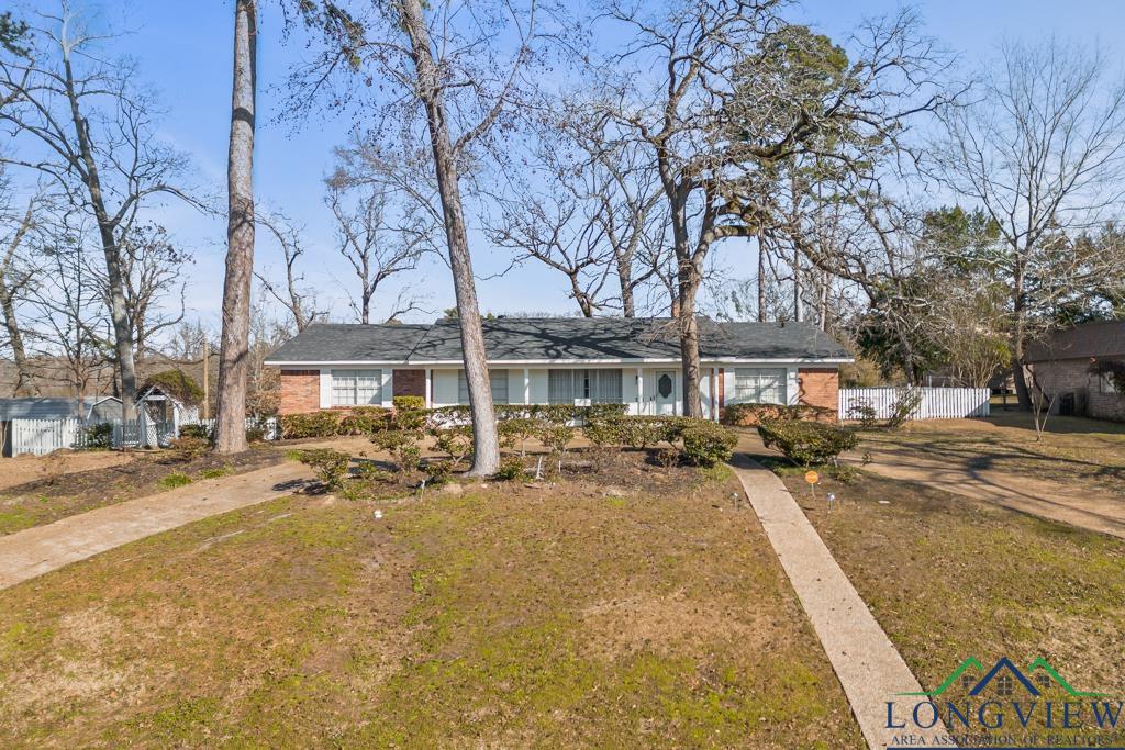 1615 Frost Street, Gilmer, Texas image 2