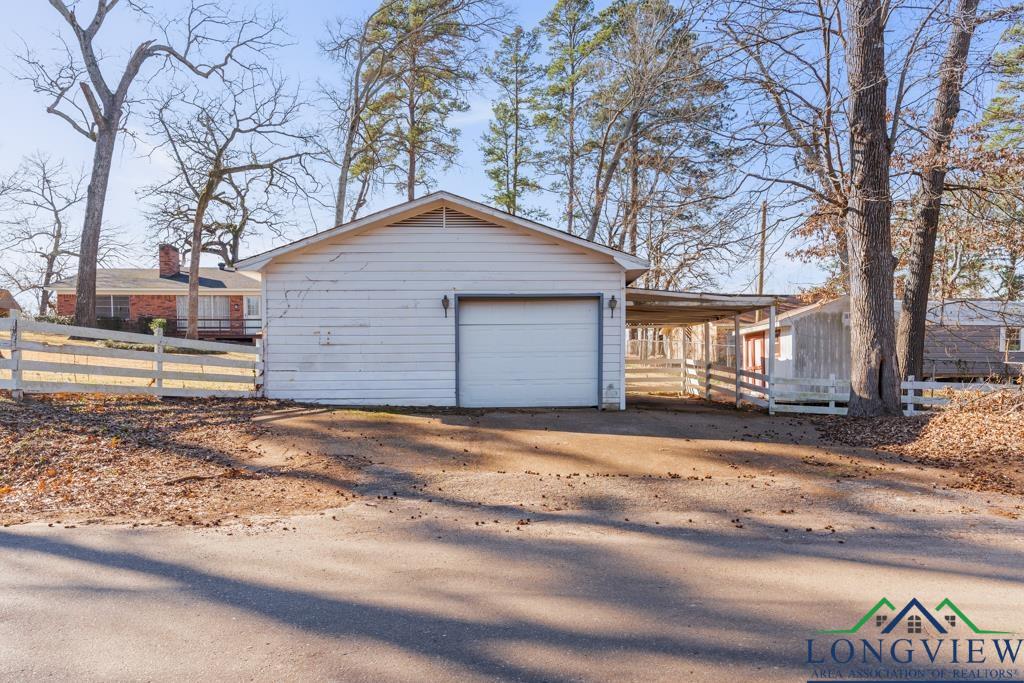 1615 Frost Street, Gilmer, Texas image 31