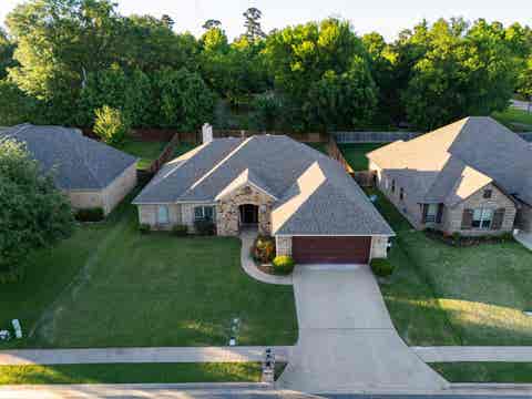 Homes For Sale - 4405 Red Oak Trail<br/> Longview, TX 75604