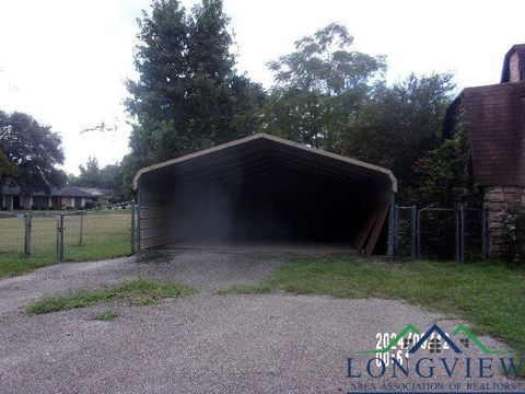 A home in Gladewater