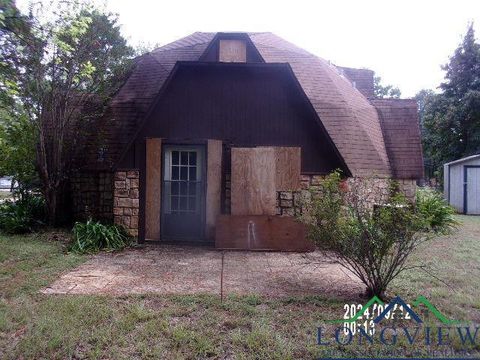 A home in Gladewater