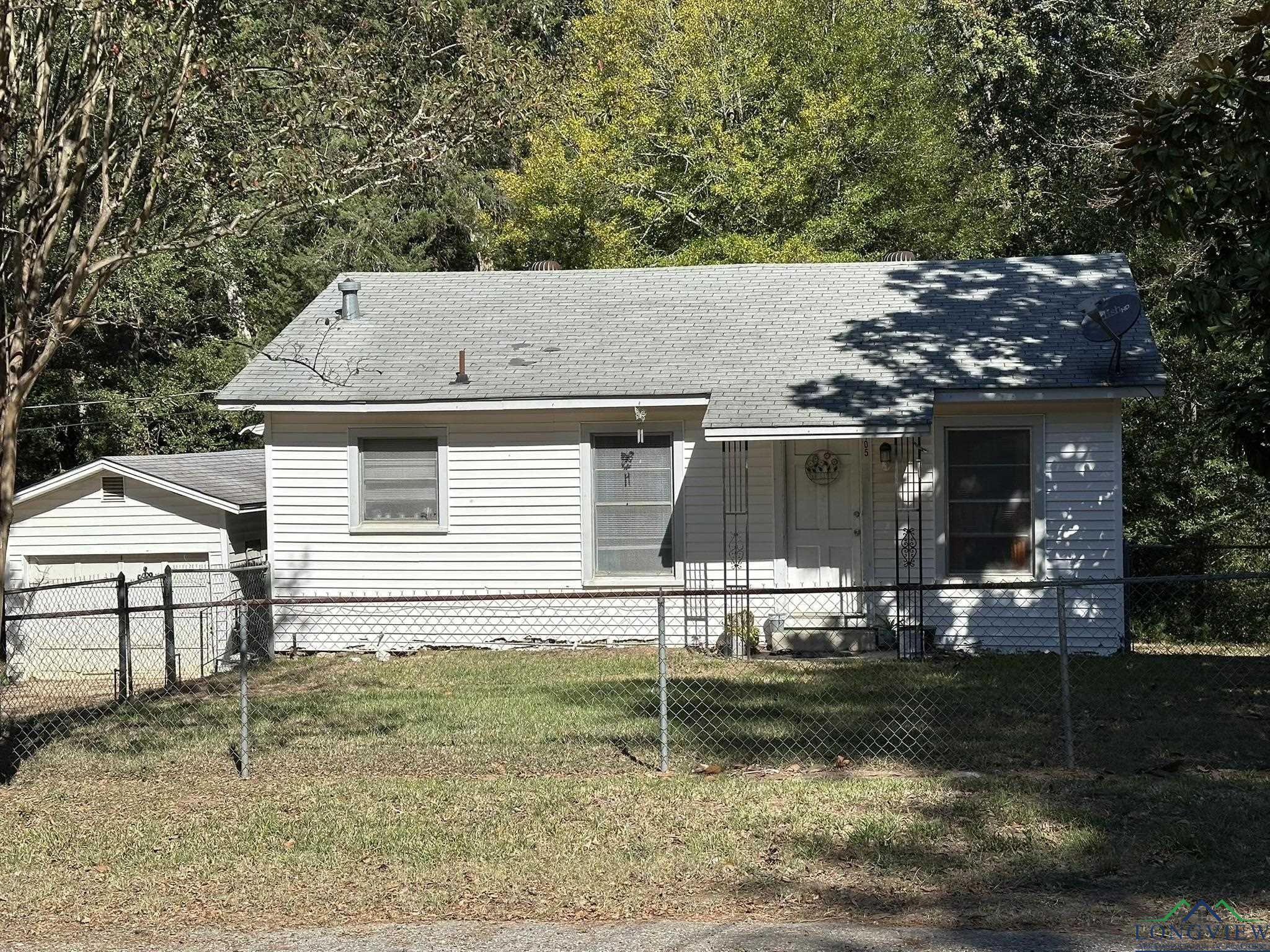 2105 Ark St, Marshall, Texas image 1