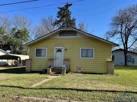 Homes For Sale - 306 Williams Street<br/> Kilgore, TX 75662