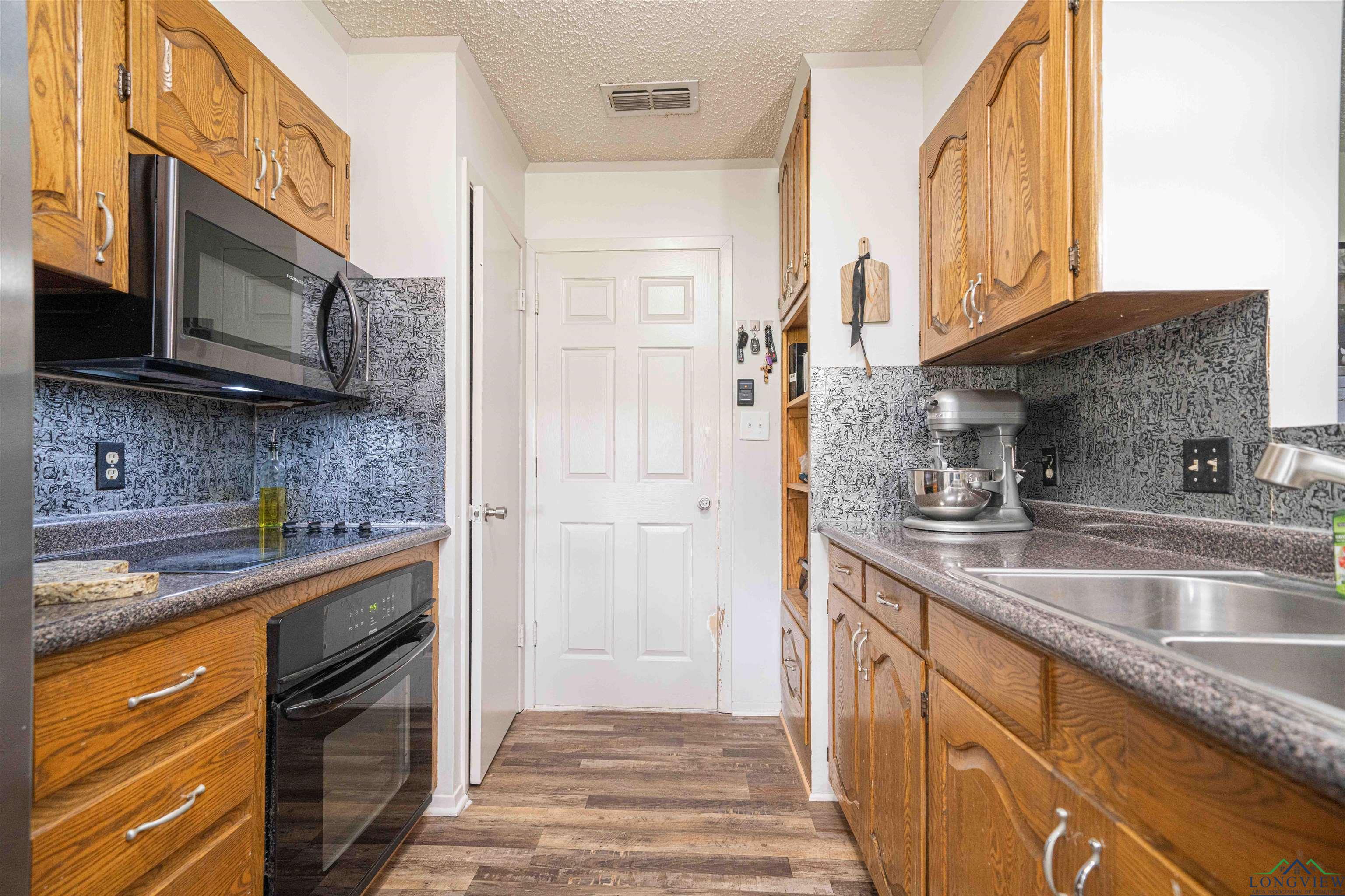 1309 Tony St, White Oak, Texas image 7