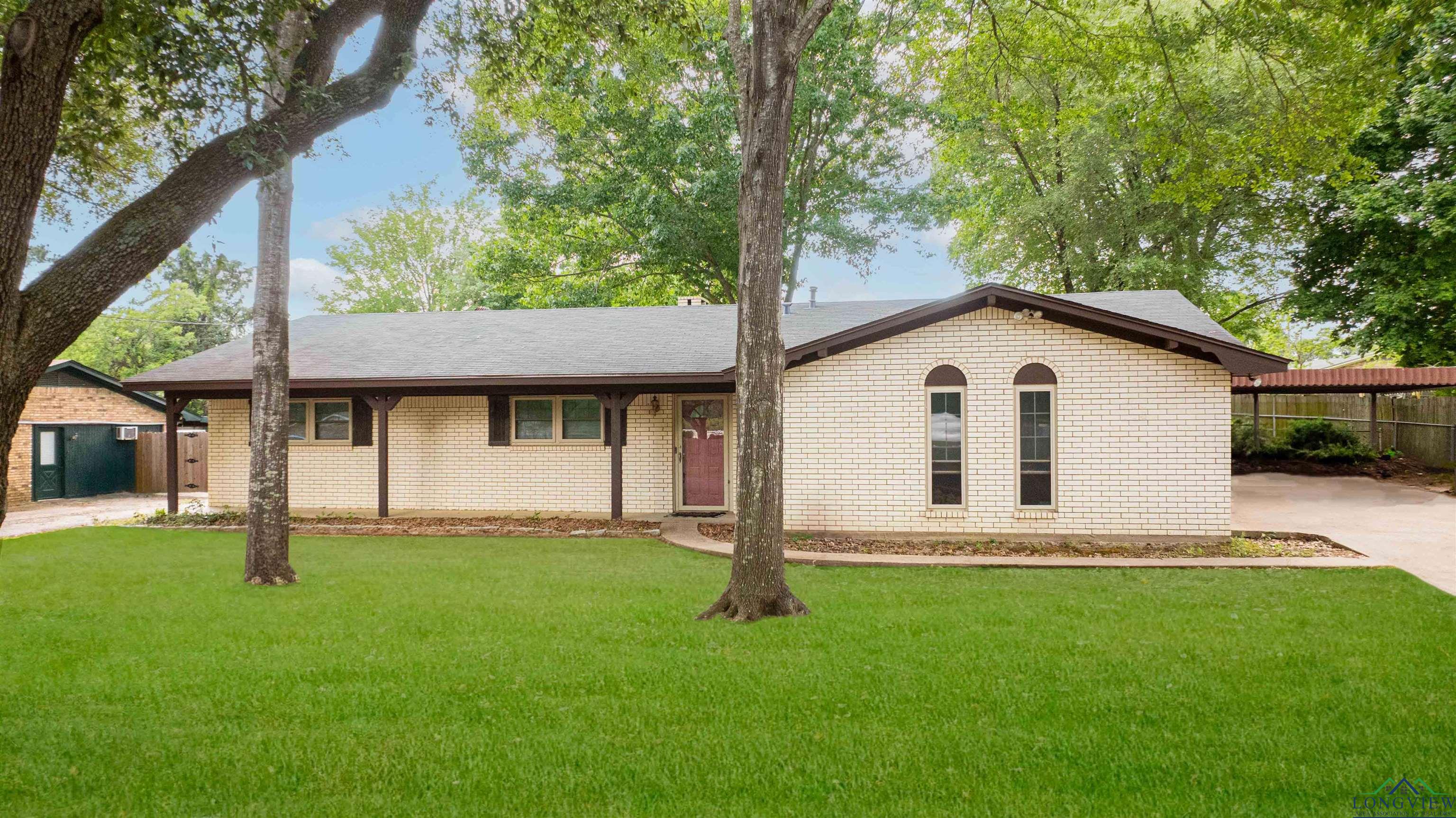 1309 Tony St, White Oak, Texas image 1