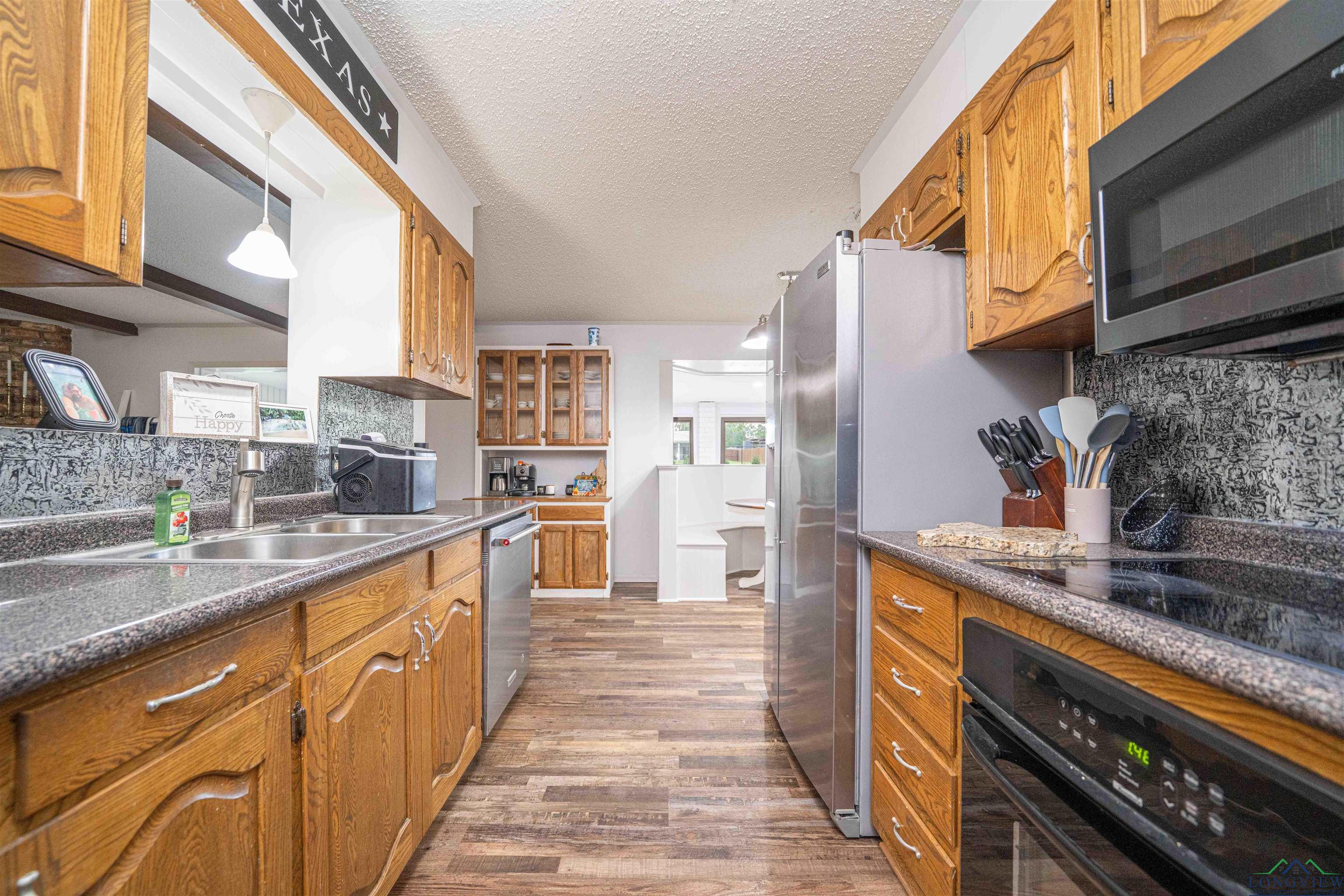 1309 Tony St, White Oak, Texas image 8
