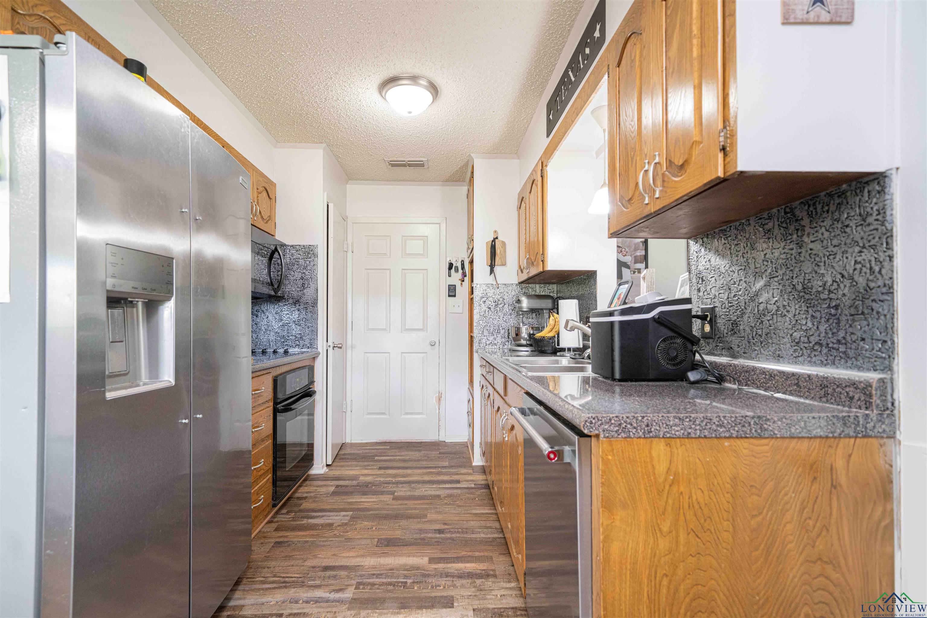 1309 Tony St, White Oak, Texas image 6