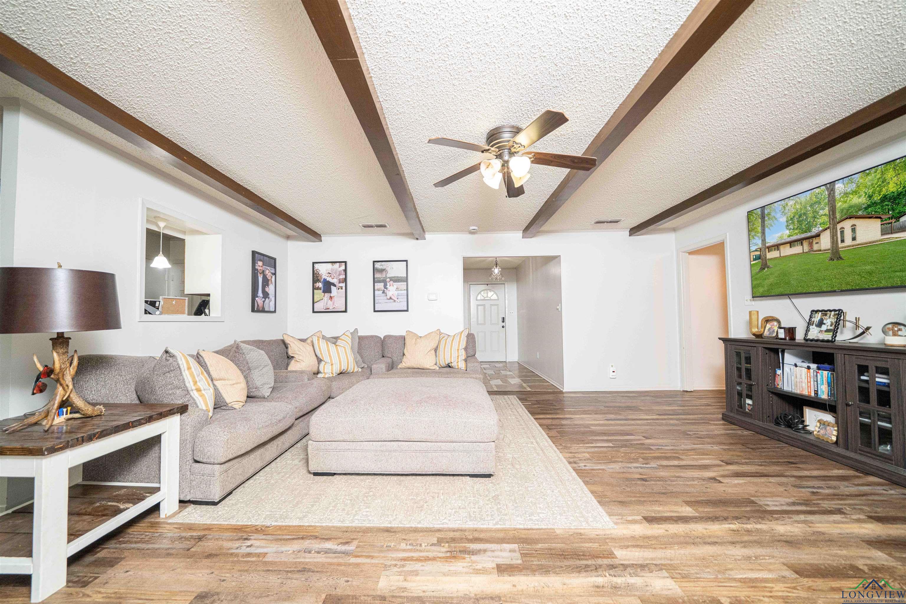 1309 Tony St, White Oak, Texas image 2