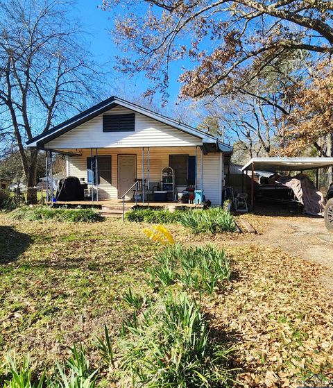 A home in Gladewater