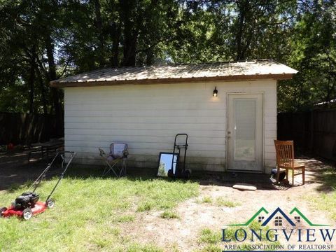 A home in Gilmer