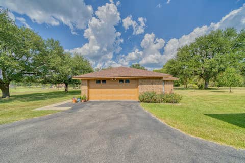 Homes For Sale - 471 Southfield Lane<br/> Marshall, TX 75672