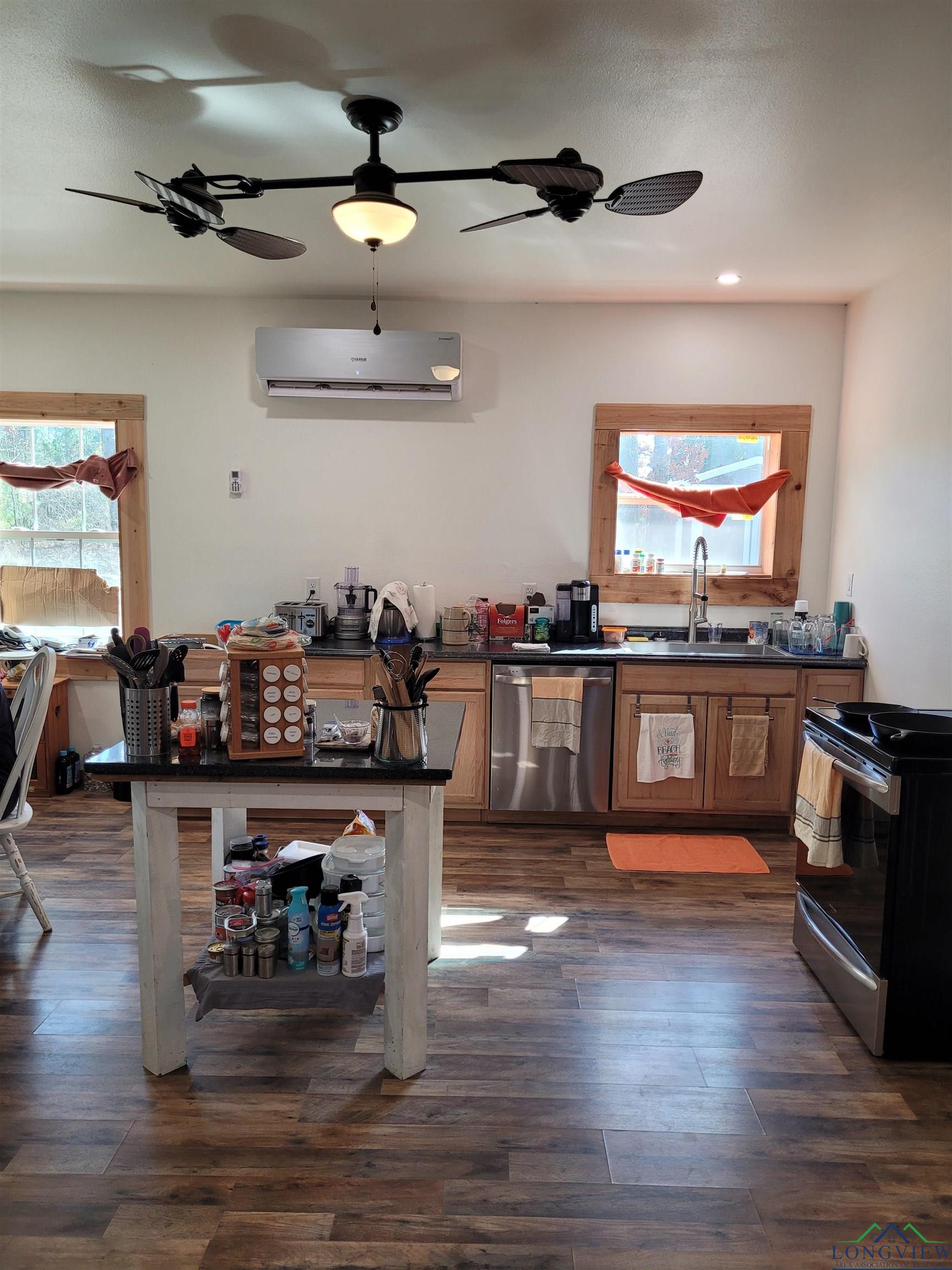 6404 Periwinkle Street, Ore City, Texas image 24