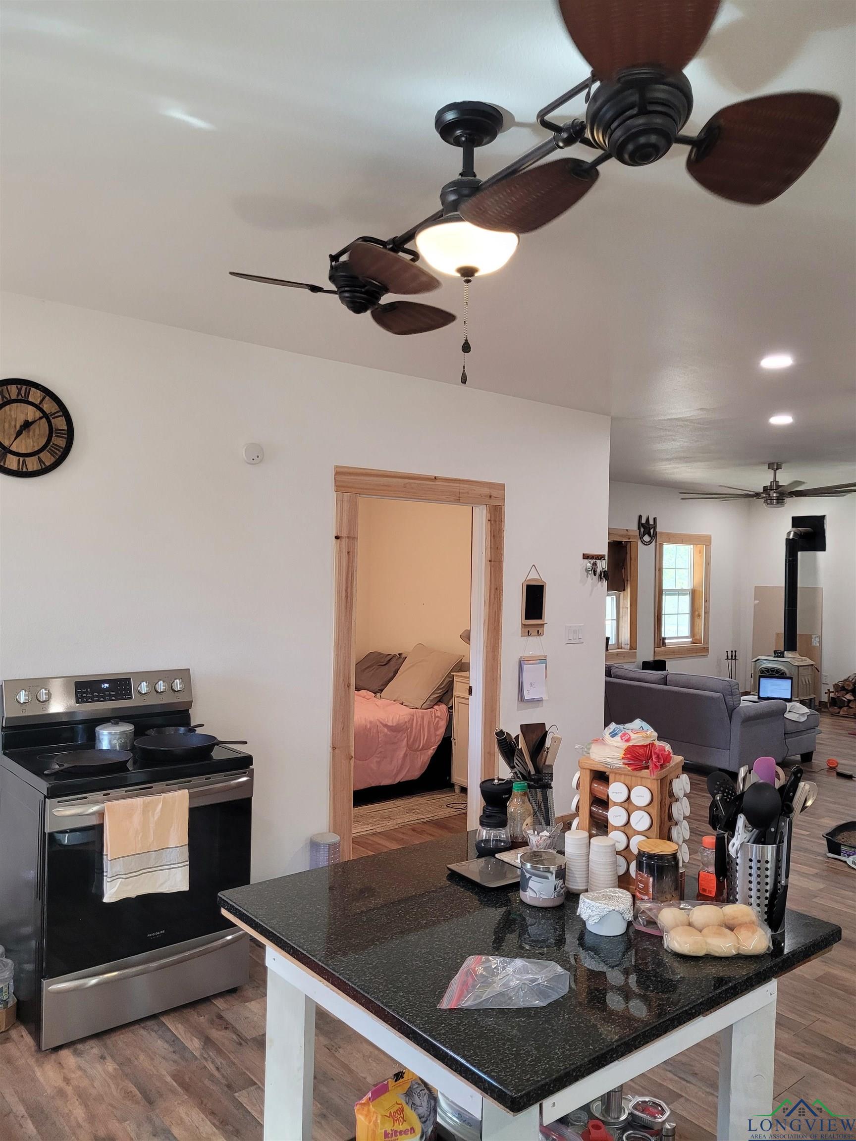 6404 Periwinkle Street, Ore City, Texas image 25