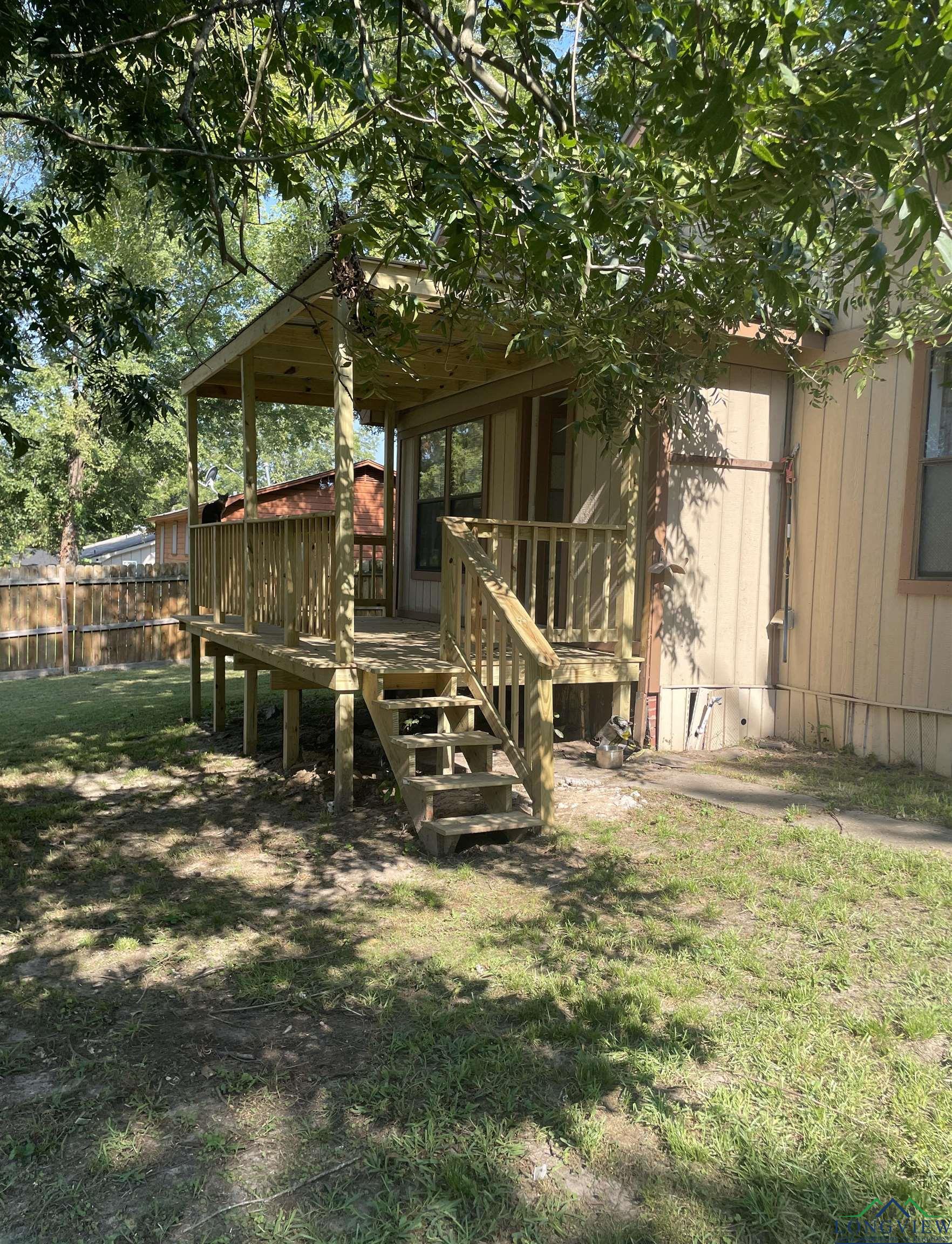 719 Butler, Gilmer, Texas image 16