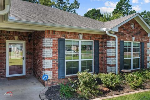 A home in Gladewater