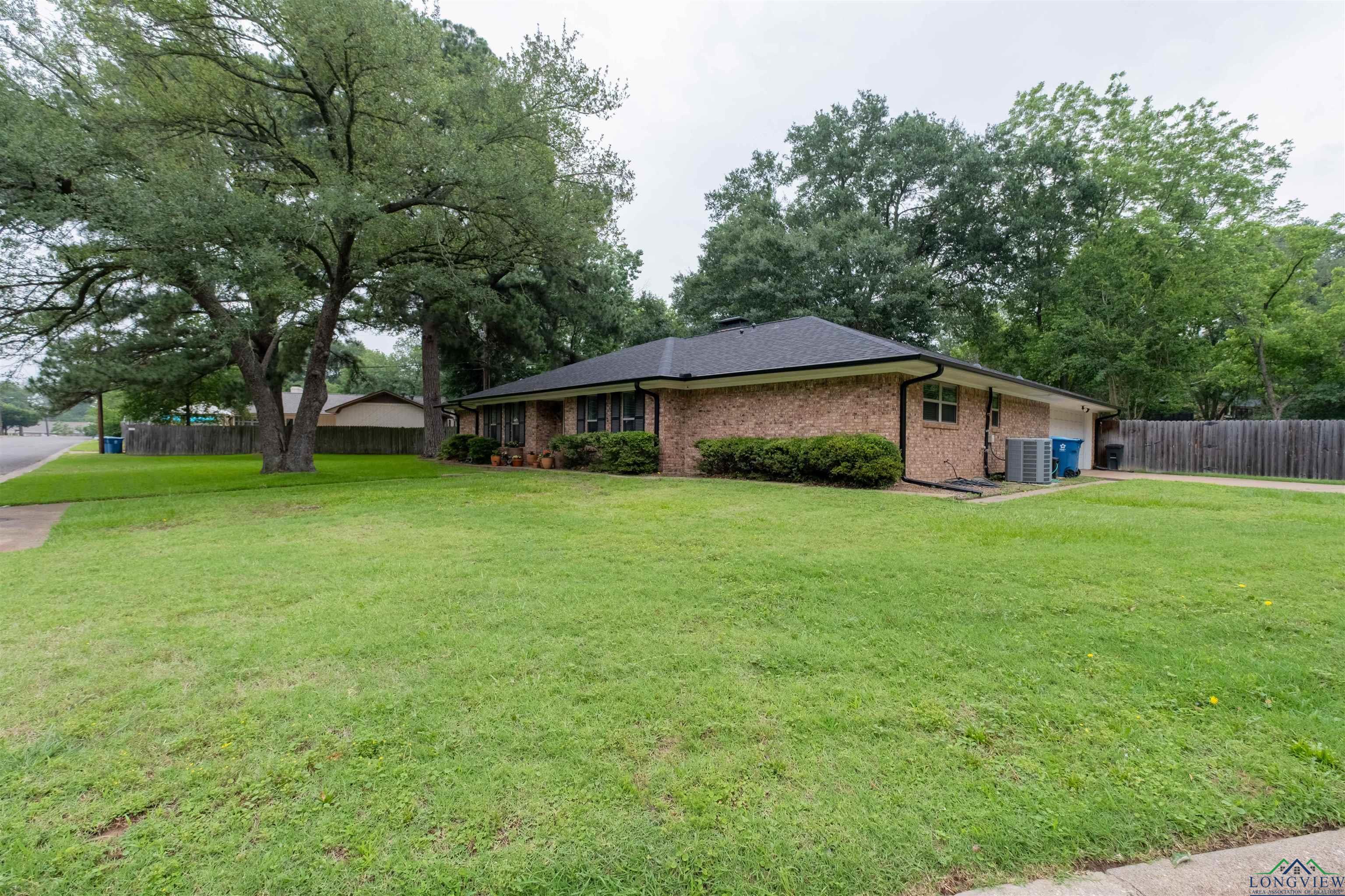 1015 Bel Air Dr, Athens, Texas image 32