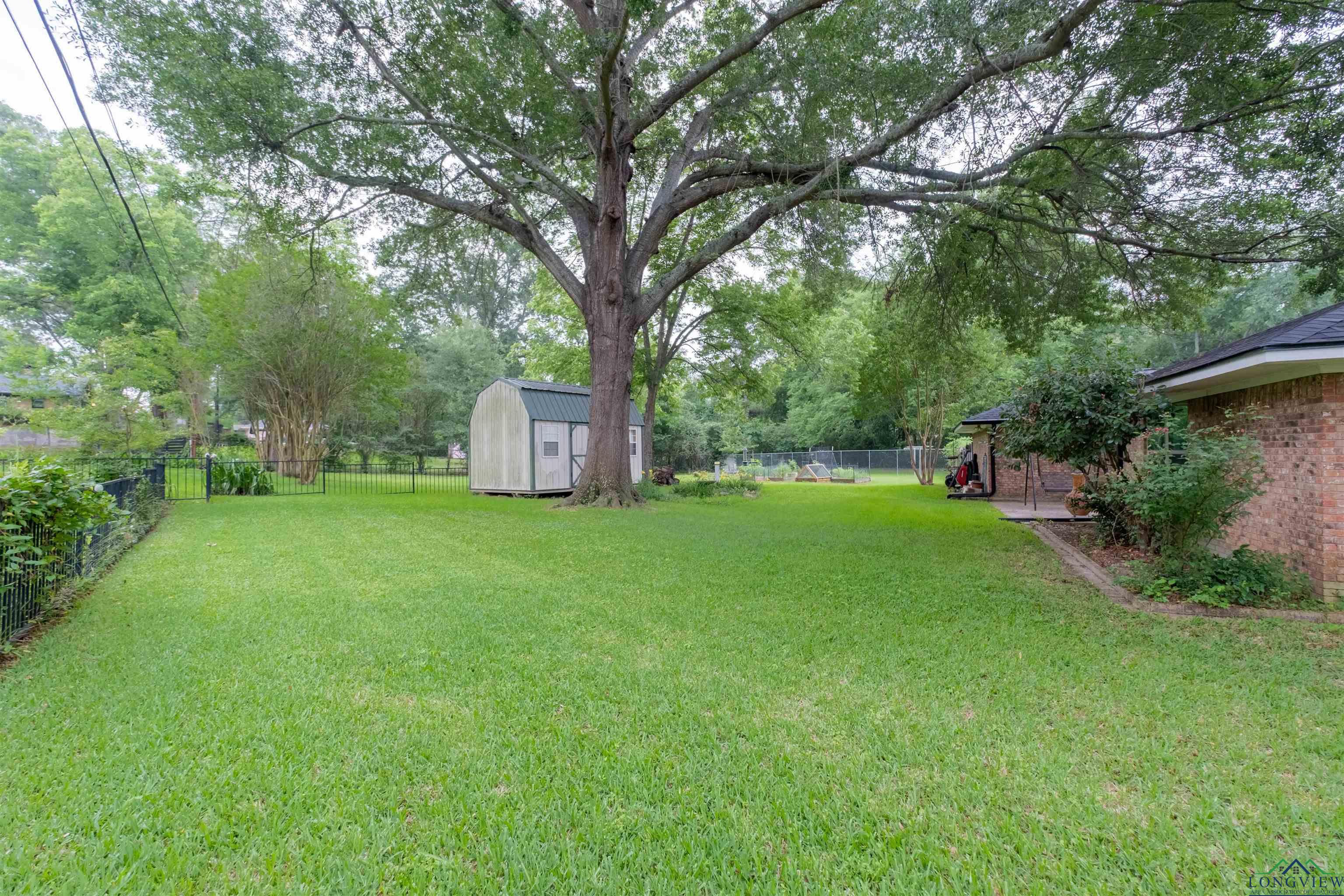 1015 Bel Air Dr, Athens, Texas image 25