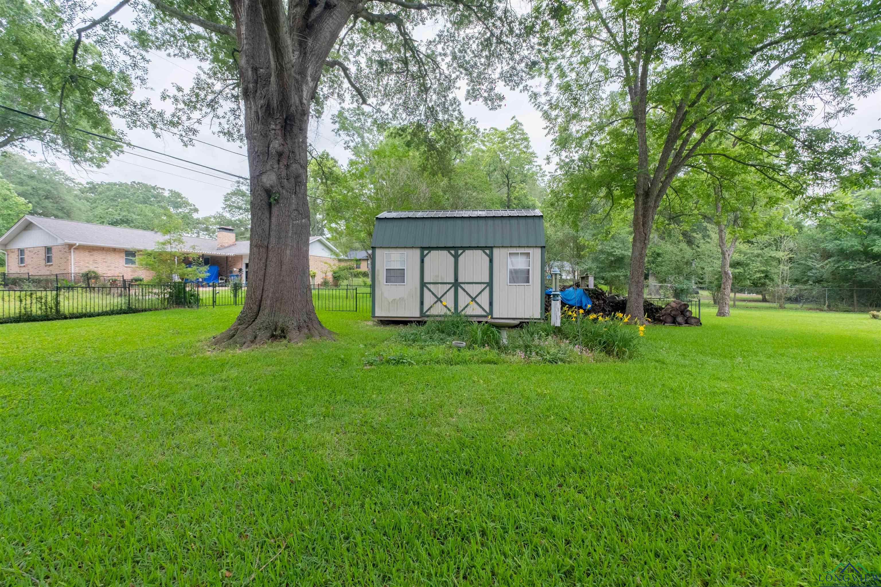1015 Bel Air Dr, Athens, Texas image 28
