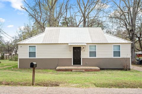 Homes For Sale - 504 W Meredith St<br/> Marshall, TX 75670