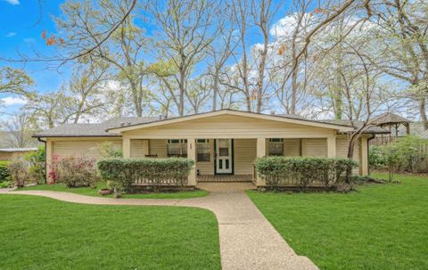 Homes For Sale - 3065 E Lake<br/> Gladewater, TX 75647