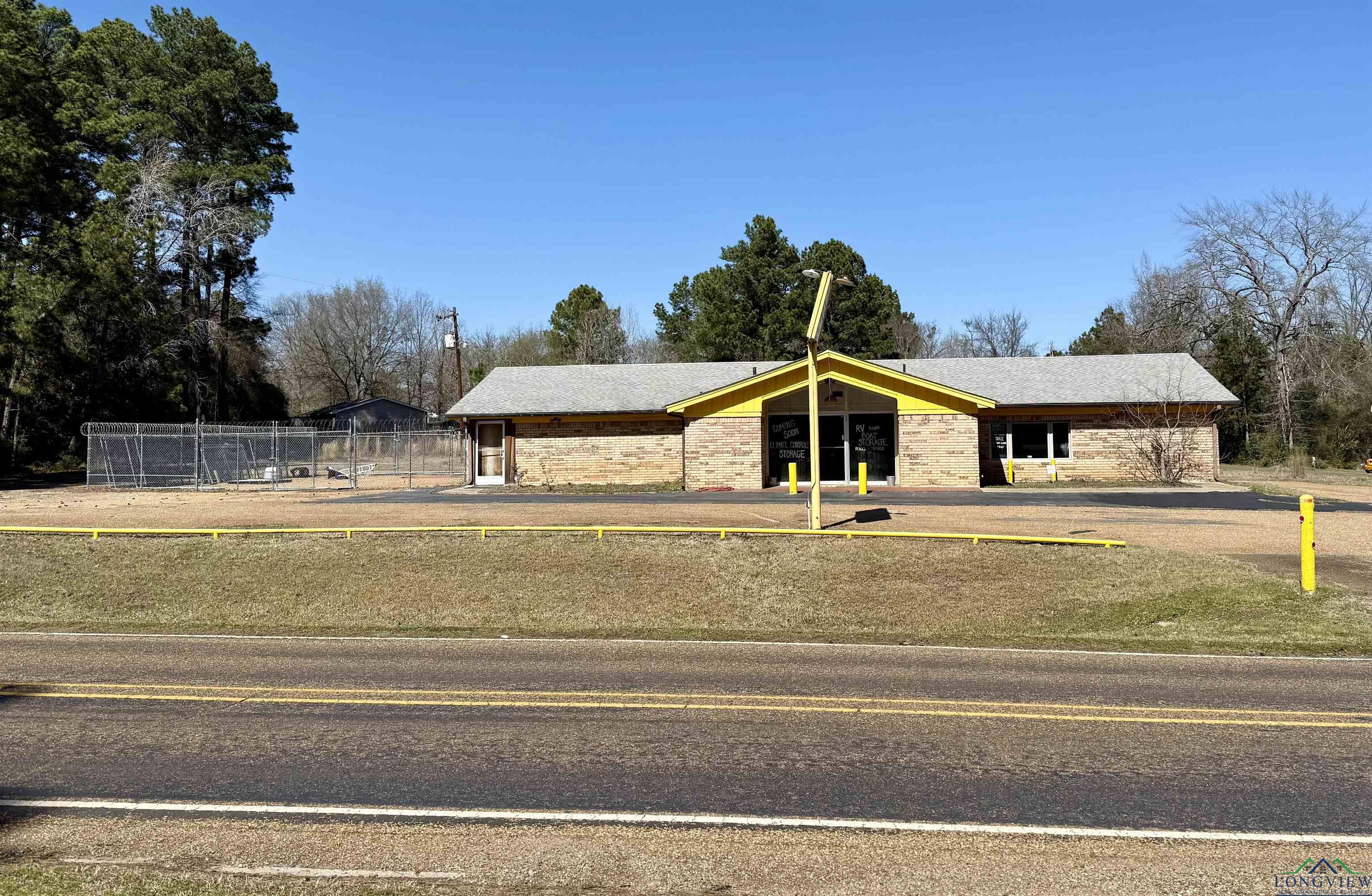8950 Fm 729 Rd, Avinger, New Mexico image 2