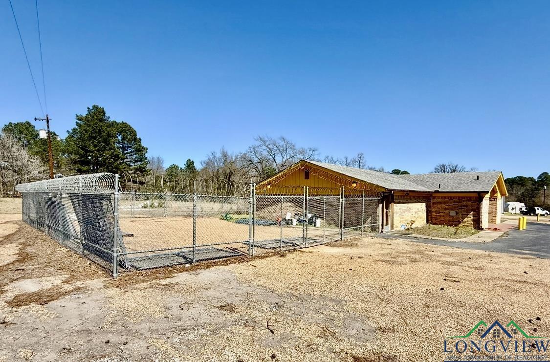 8950 Fm 729 Rd, Avinger, New Mexico image 3