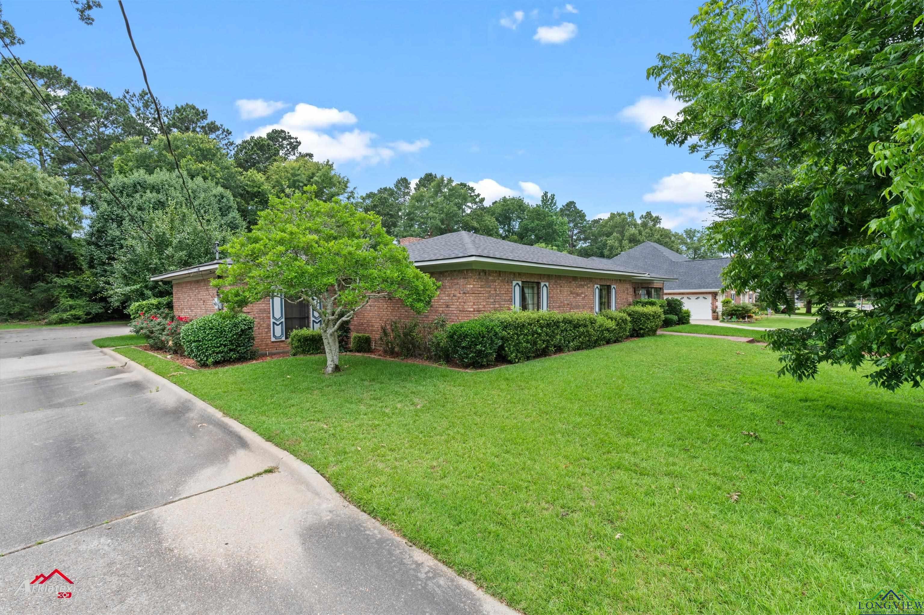 825 University Dr, Carthage, Texas image 8