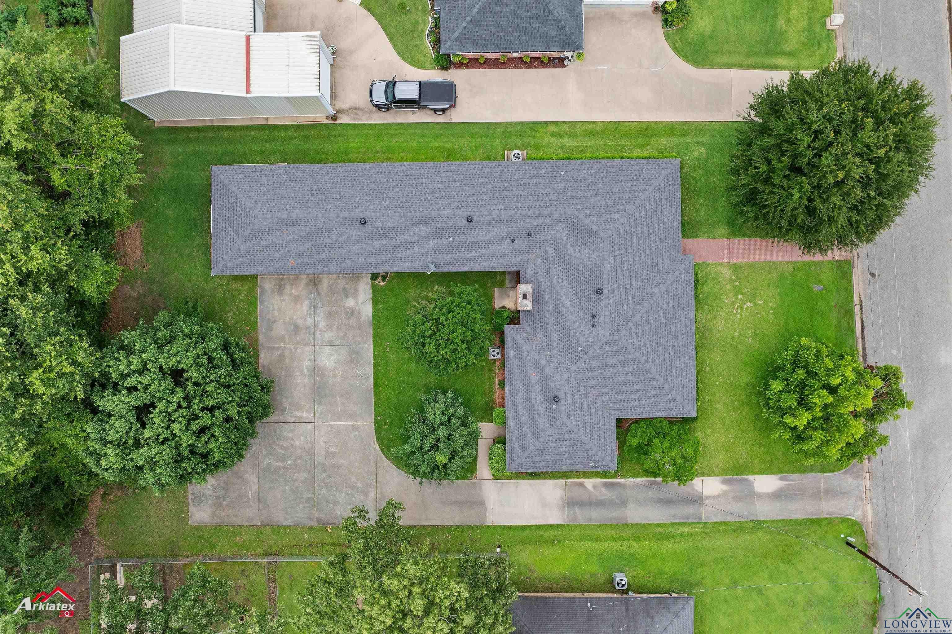 825 University Dr, Carthage, Texas image 4