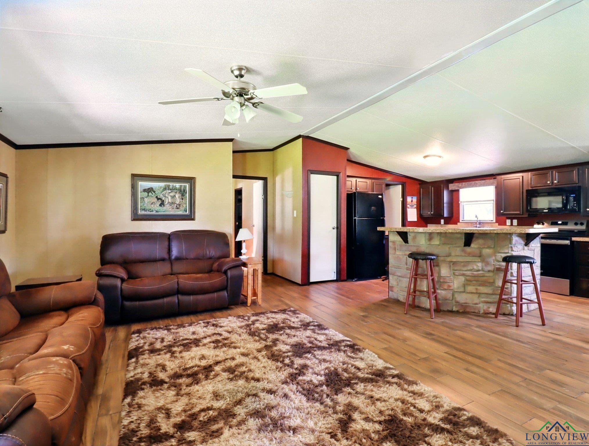 112 Melody Dr, Gladewater, Texas image 4