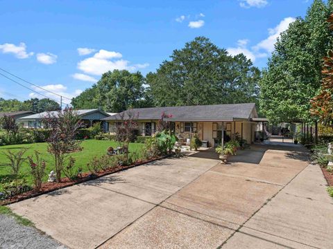Homes For Sale - 921 N Patterson St<br/> Carthage, TX 75633