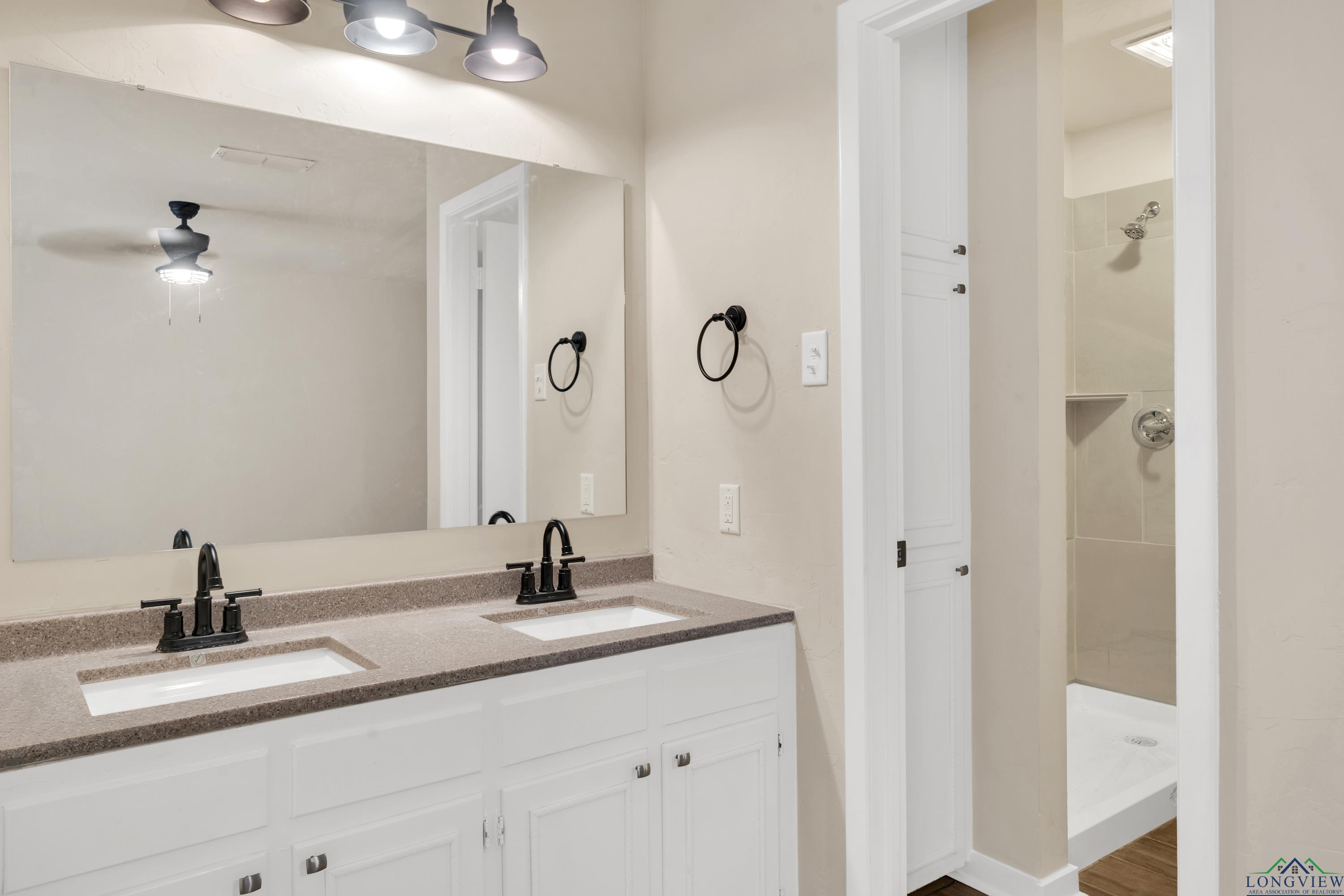801 Myrtle St, Longview, Texas image 15