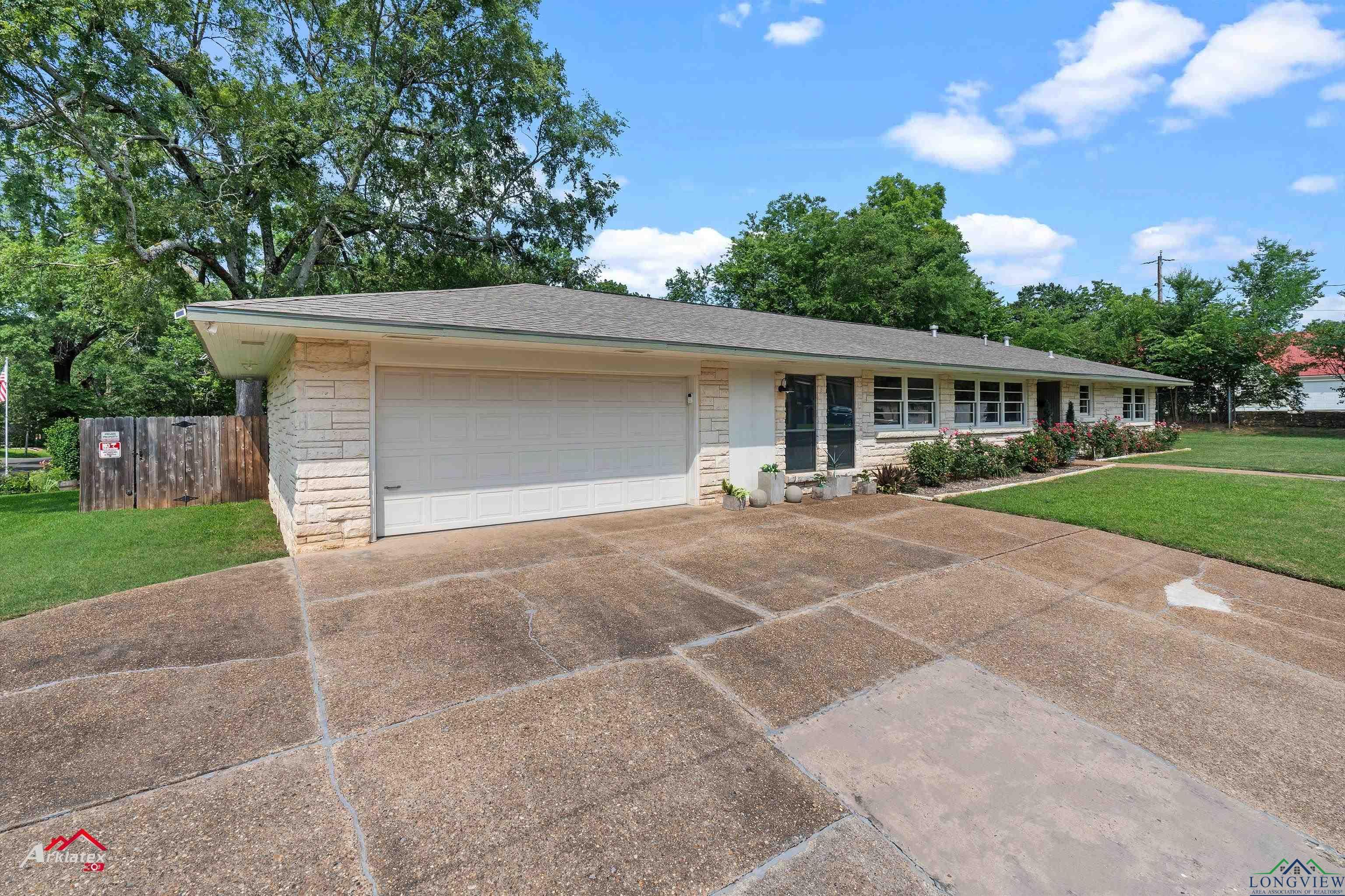 108 N Jackson Street, Jefferson, Texas image 2