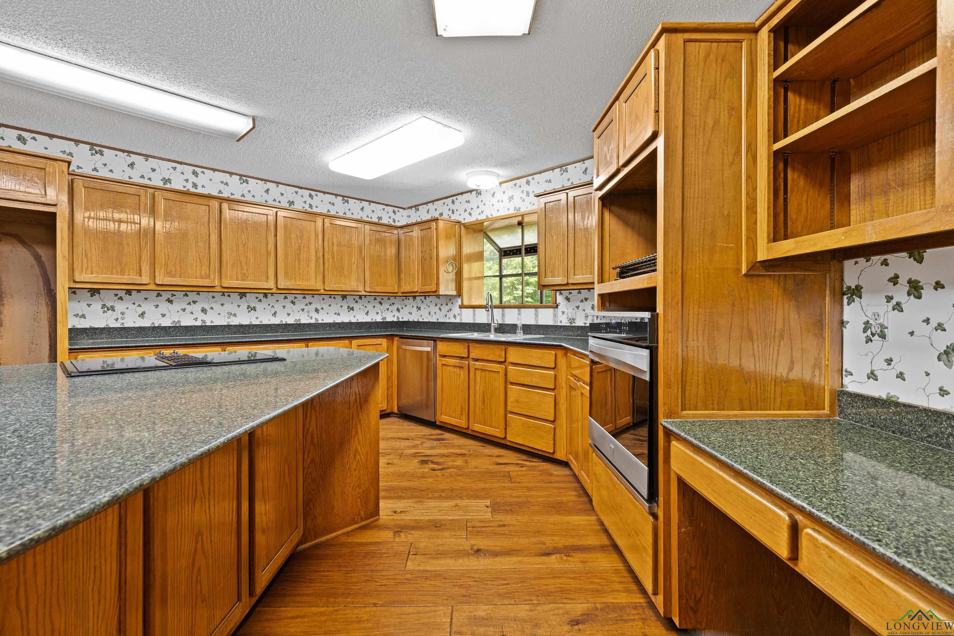 1626 Meadows Ln, Longview, Texas image 10