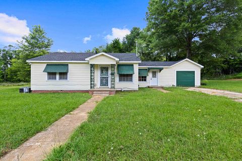 Homes For Sale - 317 Ames St<br/> Gladewater, TX 75647