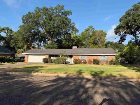 Homes For Sale - 20 Rambling Road<br/> Longview, TX 75604