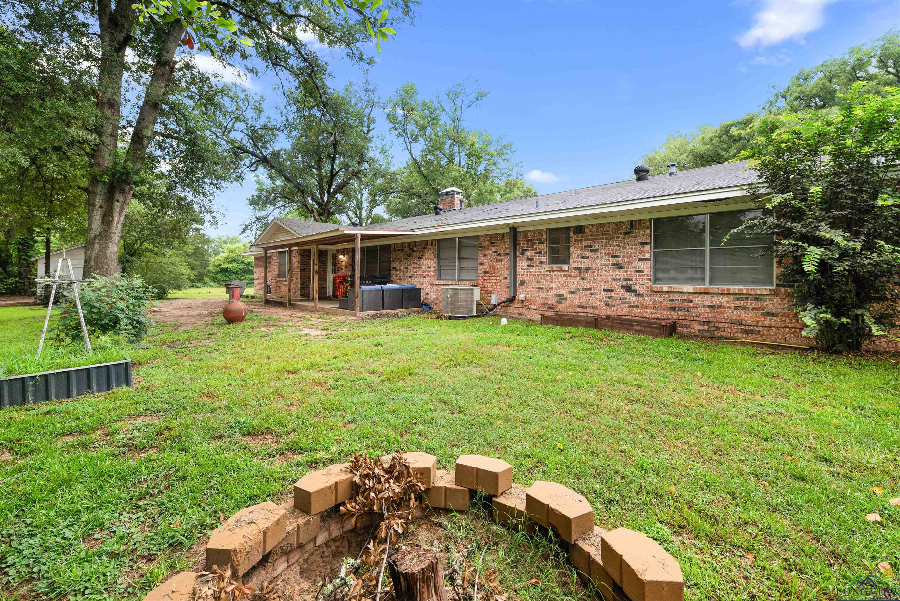 725 W Blair St, Mineola, Texas image 24