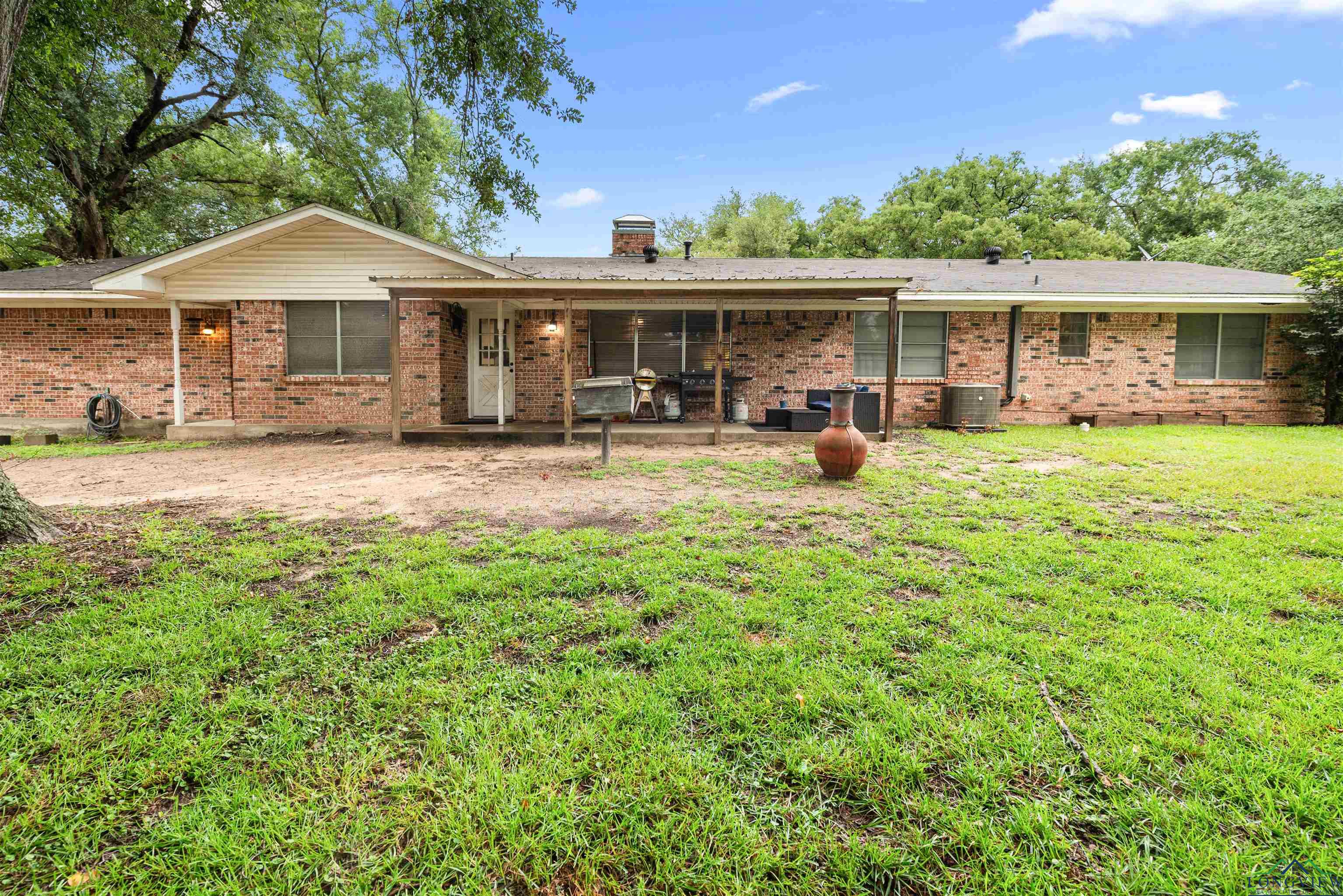 725 W Blair St, Mineola, Texas image 23