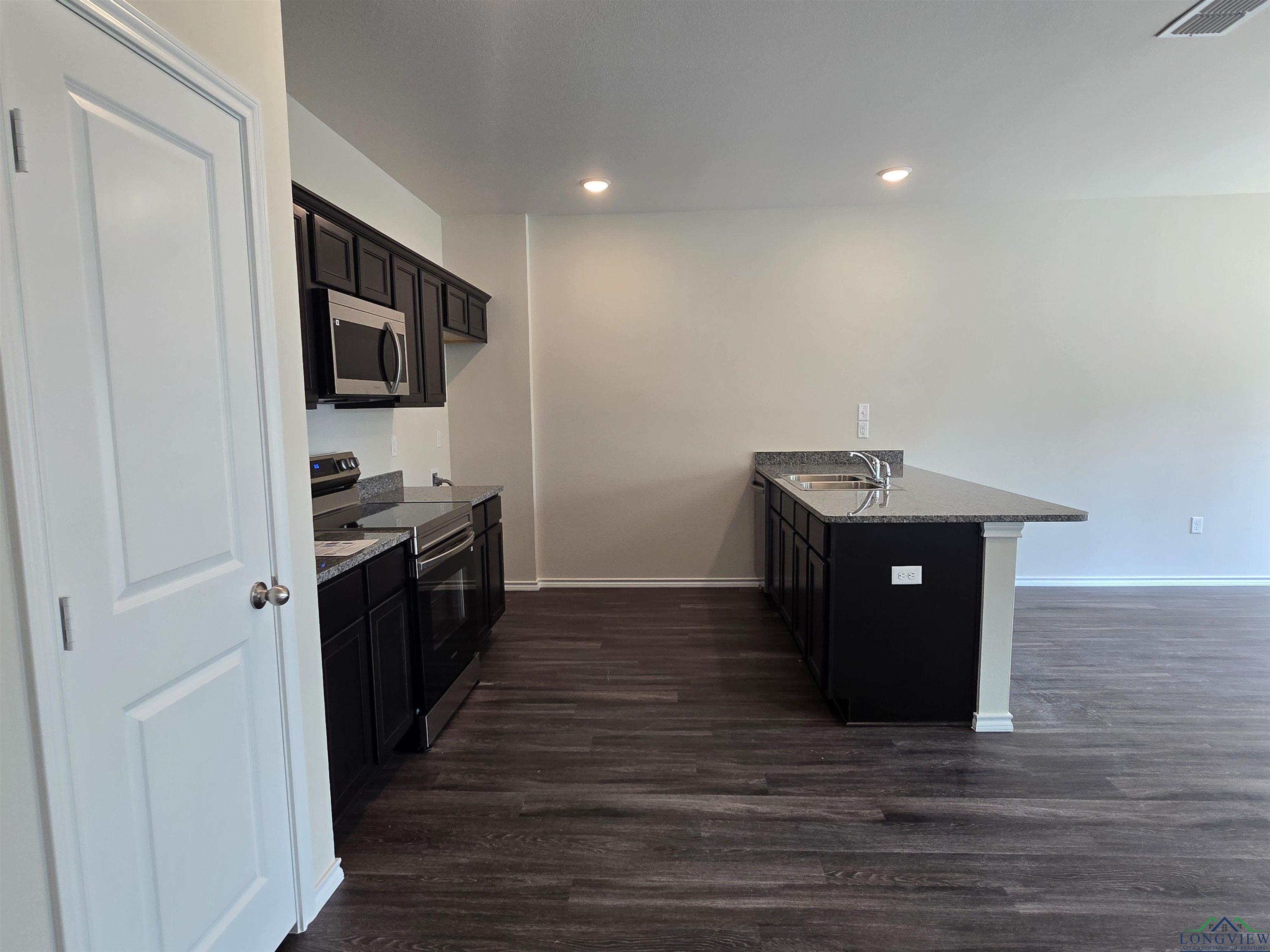 1121 Mission Creek Drive, Longview, Texas image 4