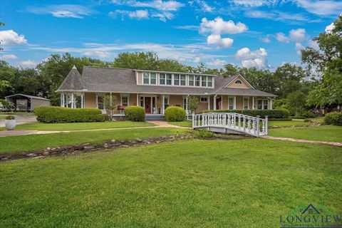 Homes For Sale - 441 Forsythe St<br/> Panola County, Carthage, TX 75633