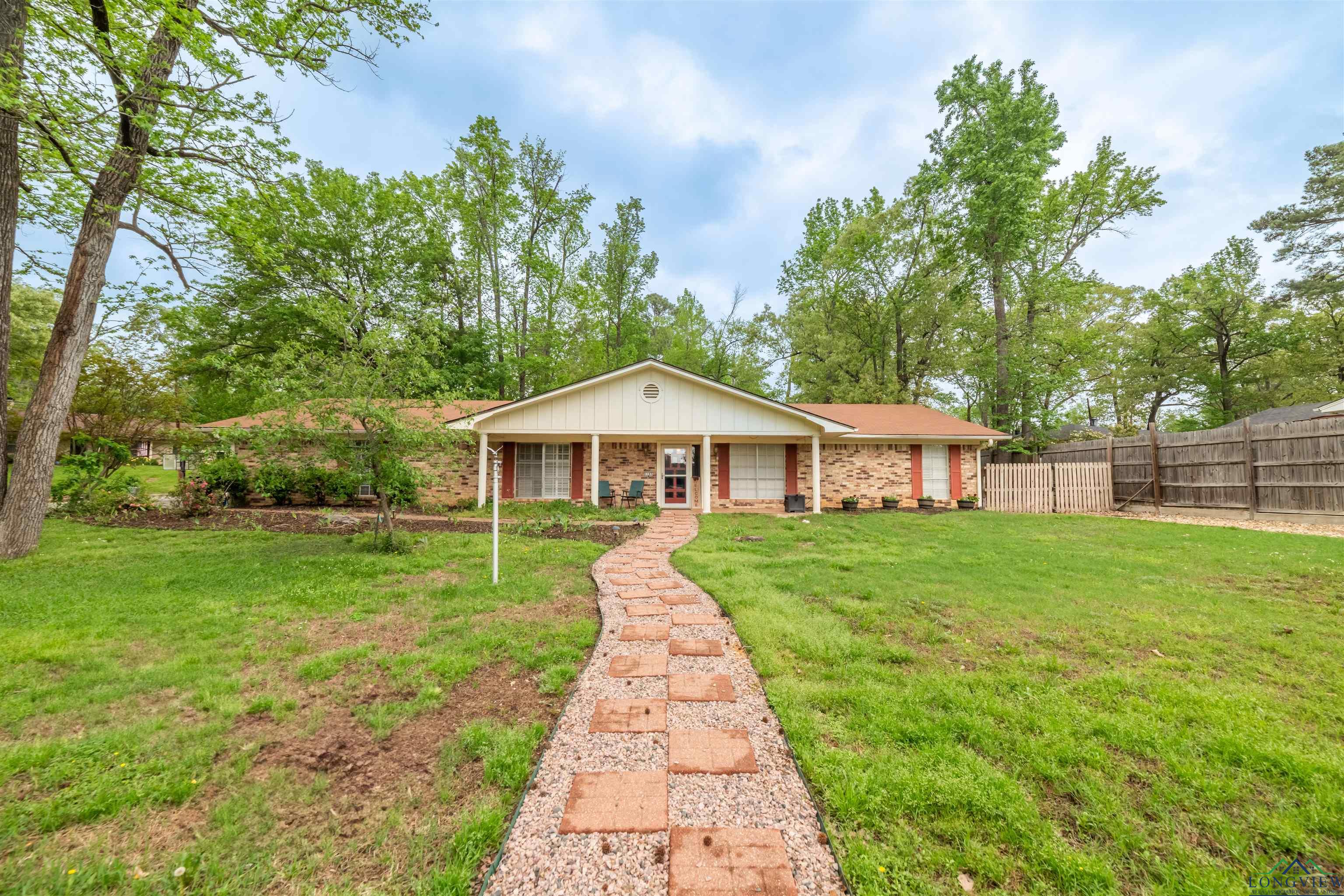 1103 Cornell St, Longview, Texas image 2