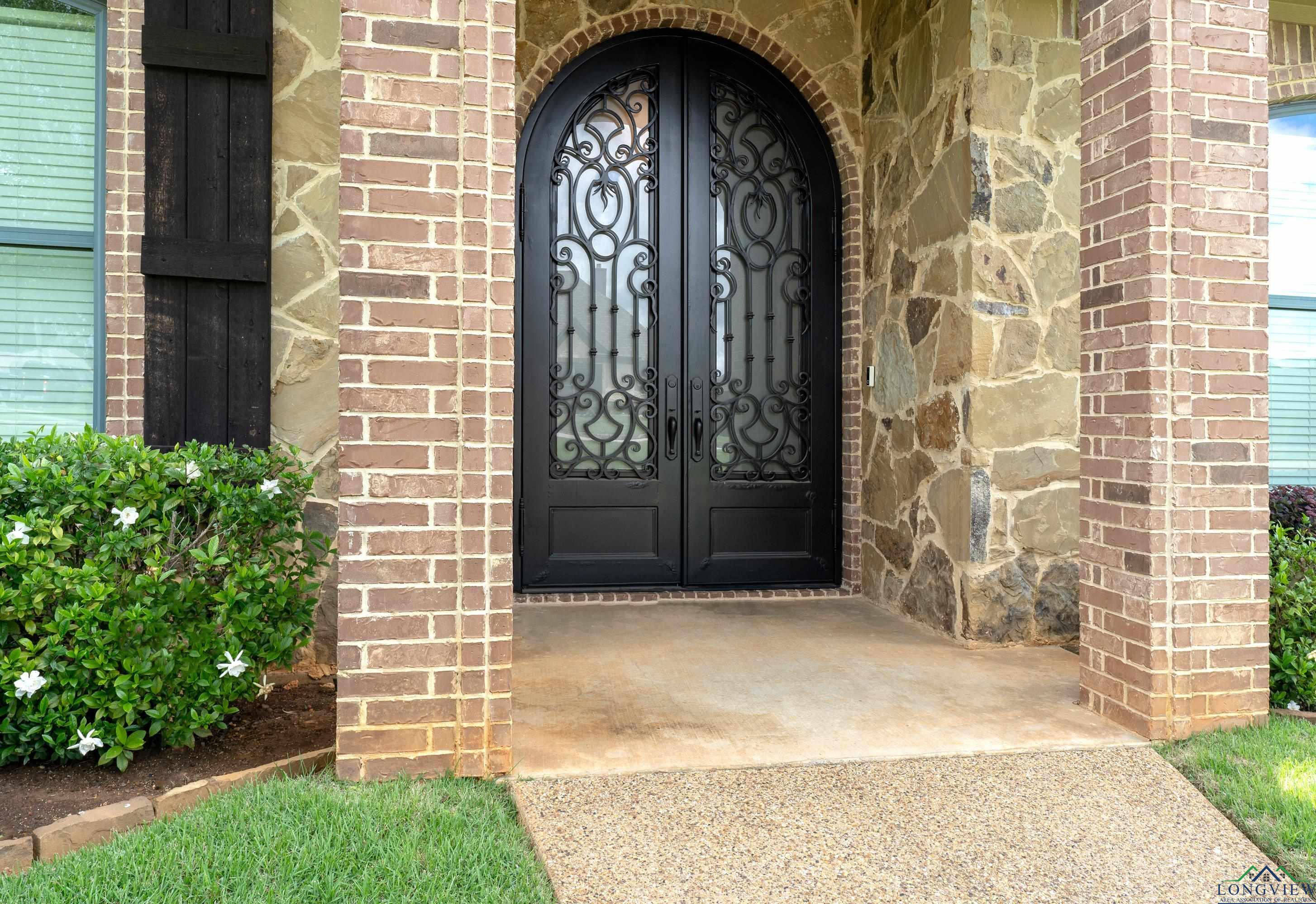 1624 Olympic Dr, Longview, Texas image 4