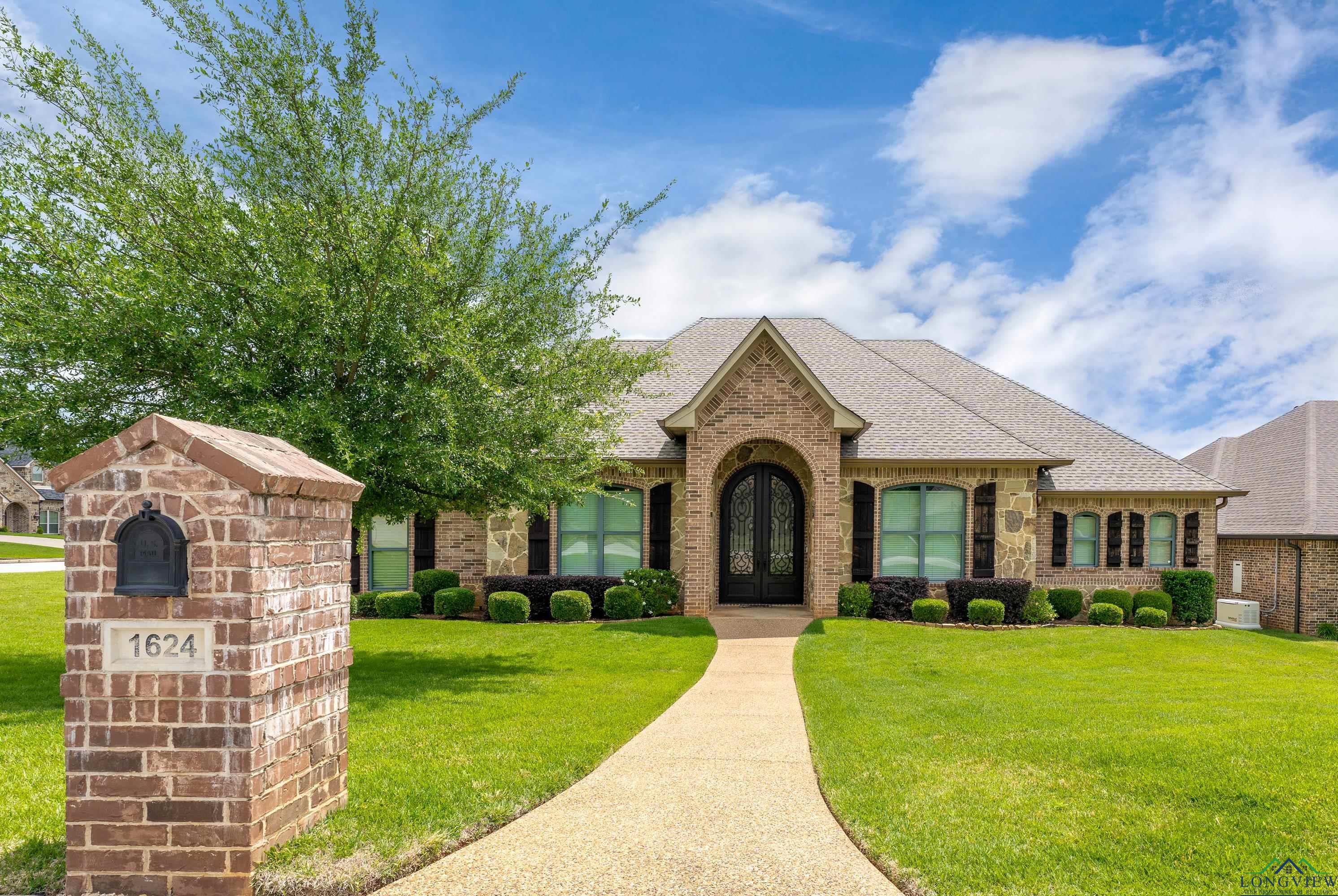 1624 Olympic Dr, Longview, Texas image 1