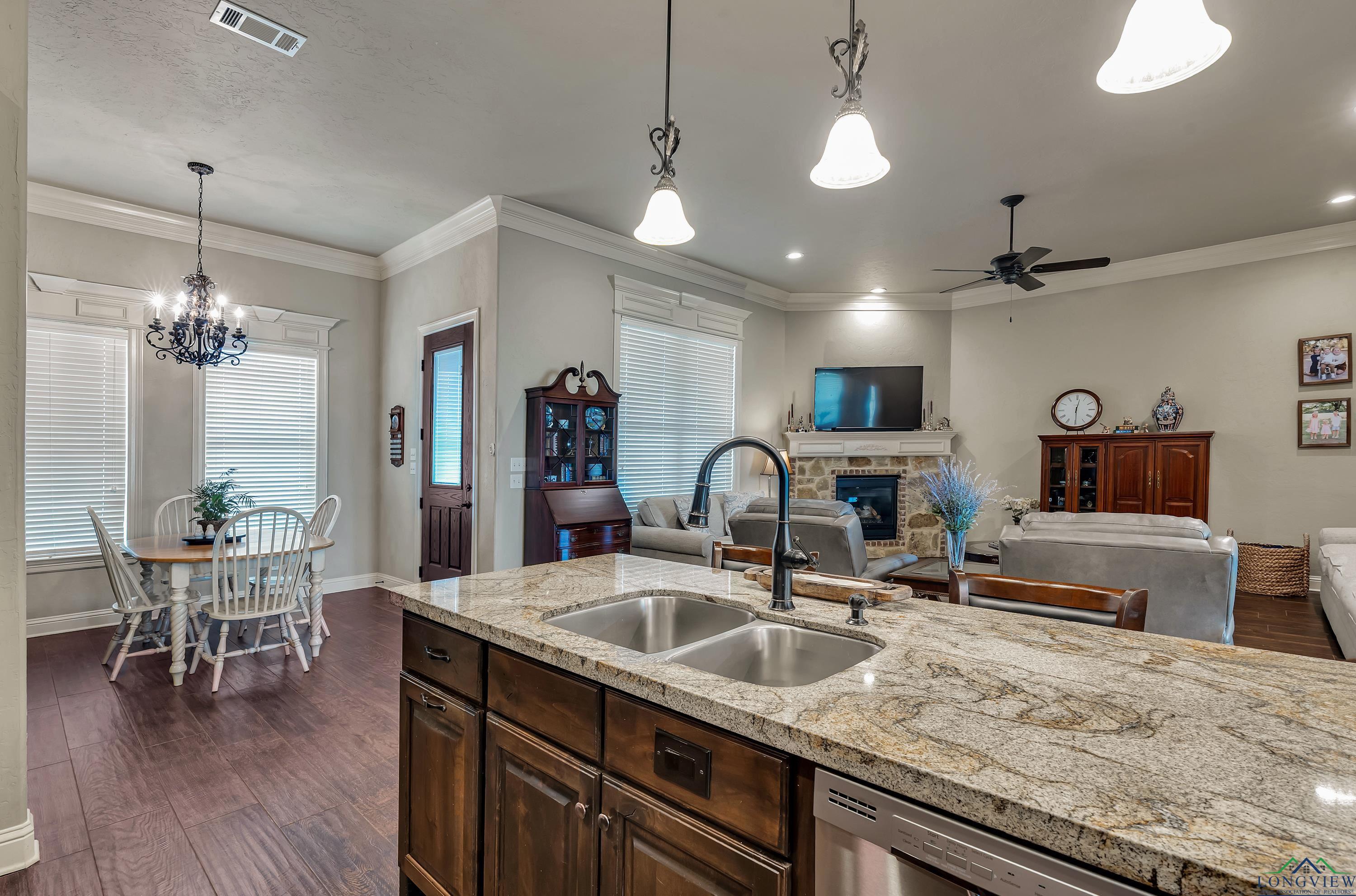 1624 Olympic Dr, Longview, Texas image 17